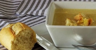 Przepis na zupę chlebową 