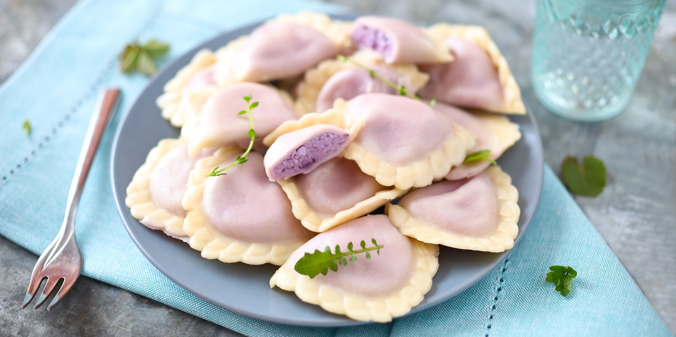 Pierogi z twarogiem i jagodami