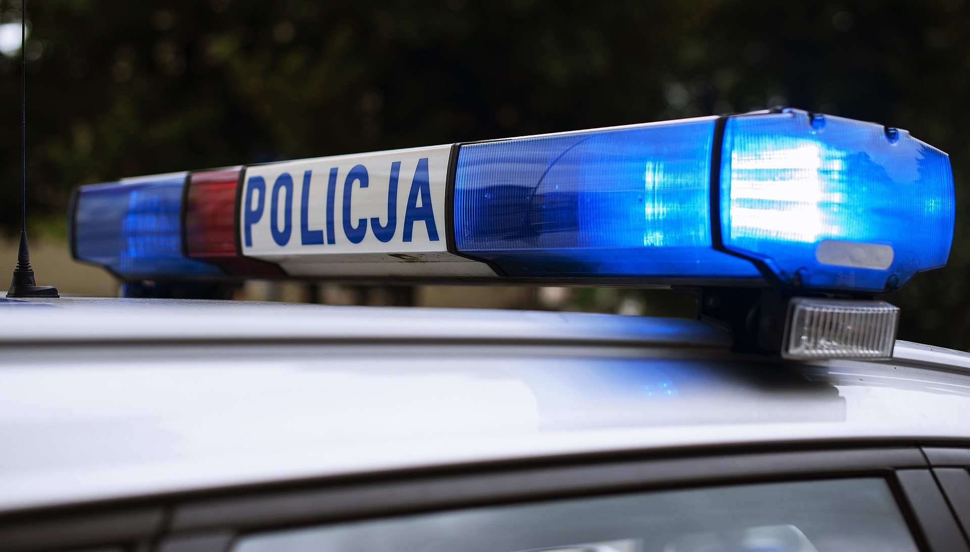 Policja poucza Seniorów. Seniorze nie daj się oszukać. Bądź czujny.