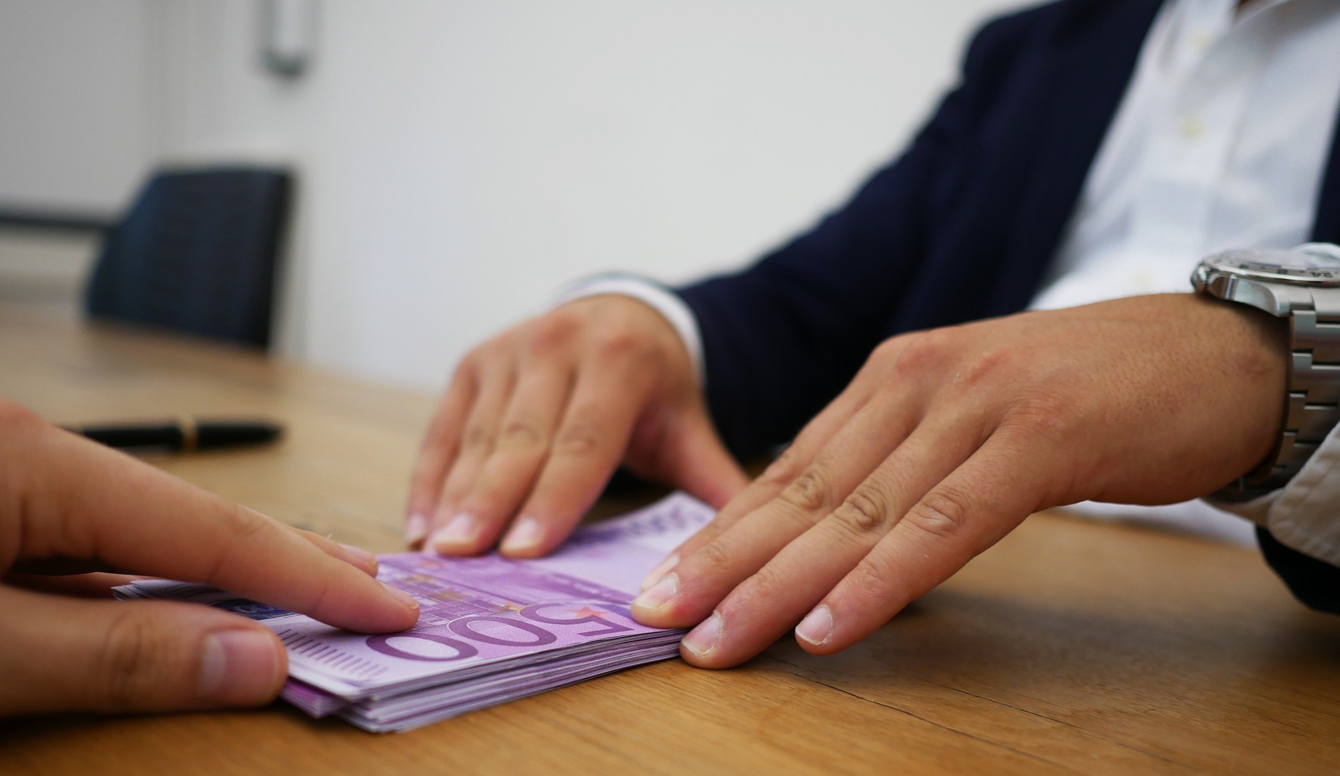Pożyczki dla Seniorów. Czy są spłacane? Pożyczka czy kredyt?